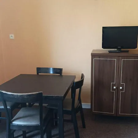 T3 Dans Chateau A Pour 6 Pers, Balcon, Animaux Acceptes - Fr-1-165b-4 Apartmán Jausiers